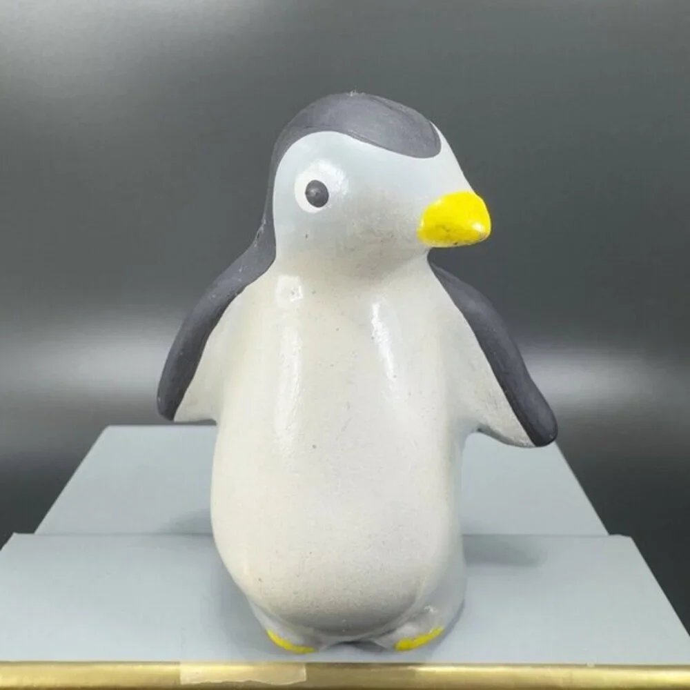 VINTAGE GLORIA DIAS ECUADOR PENGUIN FIGURE Hand Made Pottery‎ Signed Figure VTG